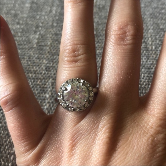 Francesca’s size 7 silver ring. - Picture 3 of 5